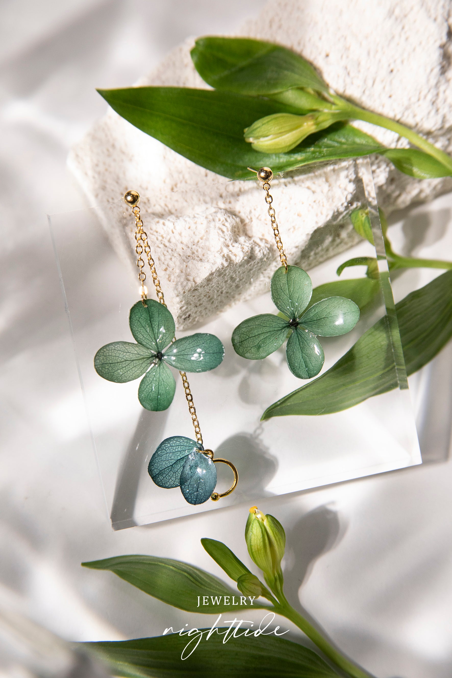 Nighttide Jewelry Preserved Fresh Flower Epoxy Resin Glue Earrings EXZ1231