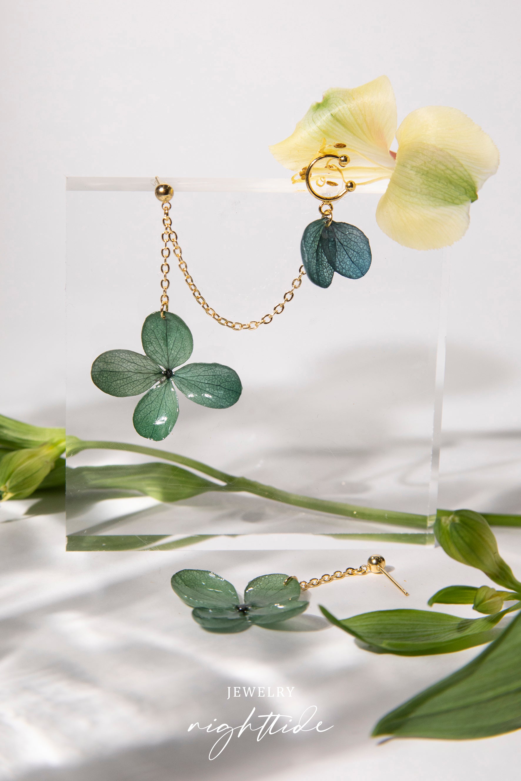 Nighttide Jewelry Preserved Fresh Flower Epoxy Resin Glue Earrings EXZ1231