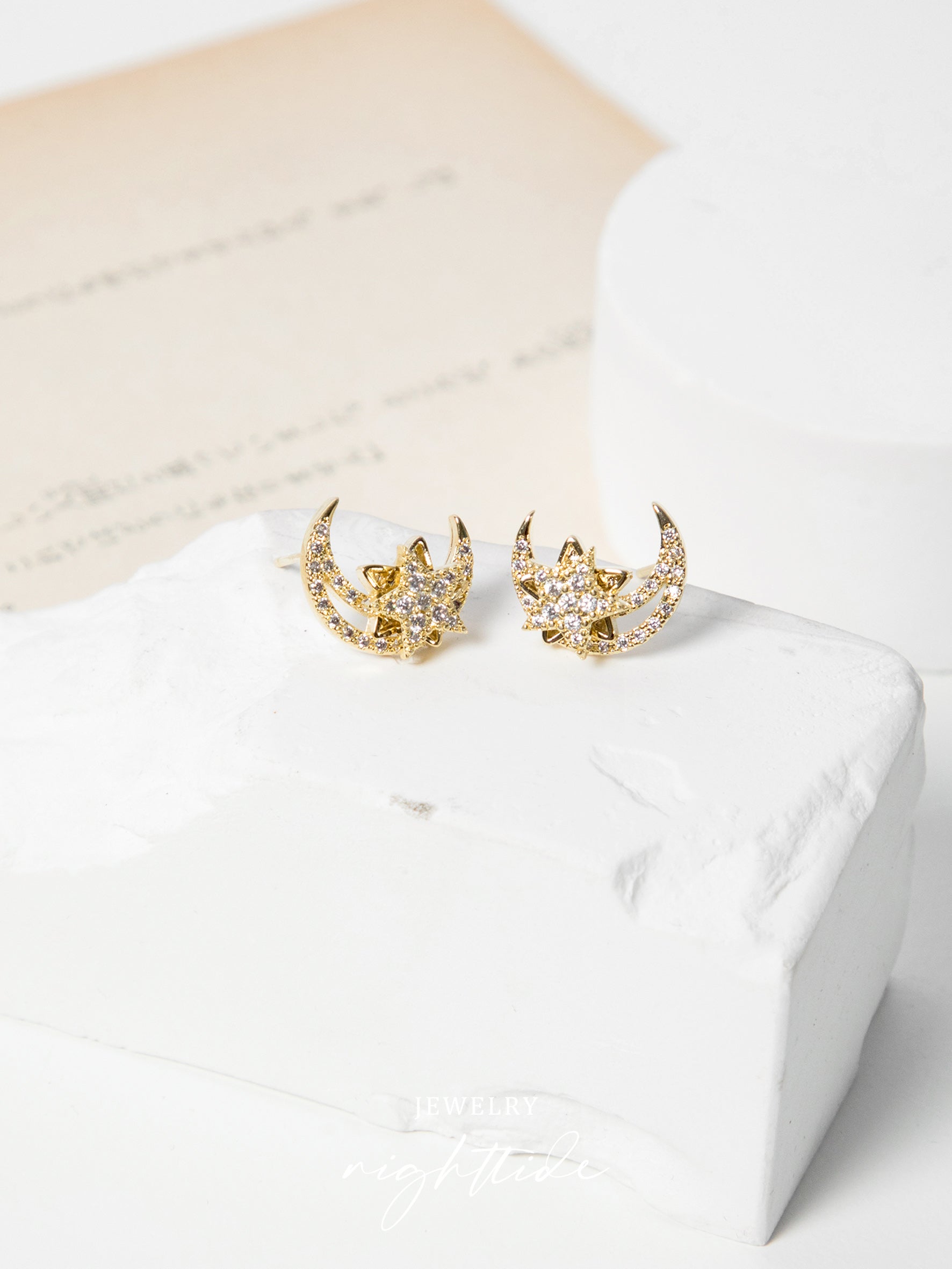 Nighttide Jewelry Star & Moon Zirconia Rotating Earrings EXZ1378